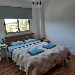 Private In Shared Near Airport - 24 Hour Shuttle Service , Ларнака Кипр